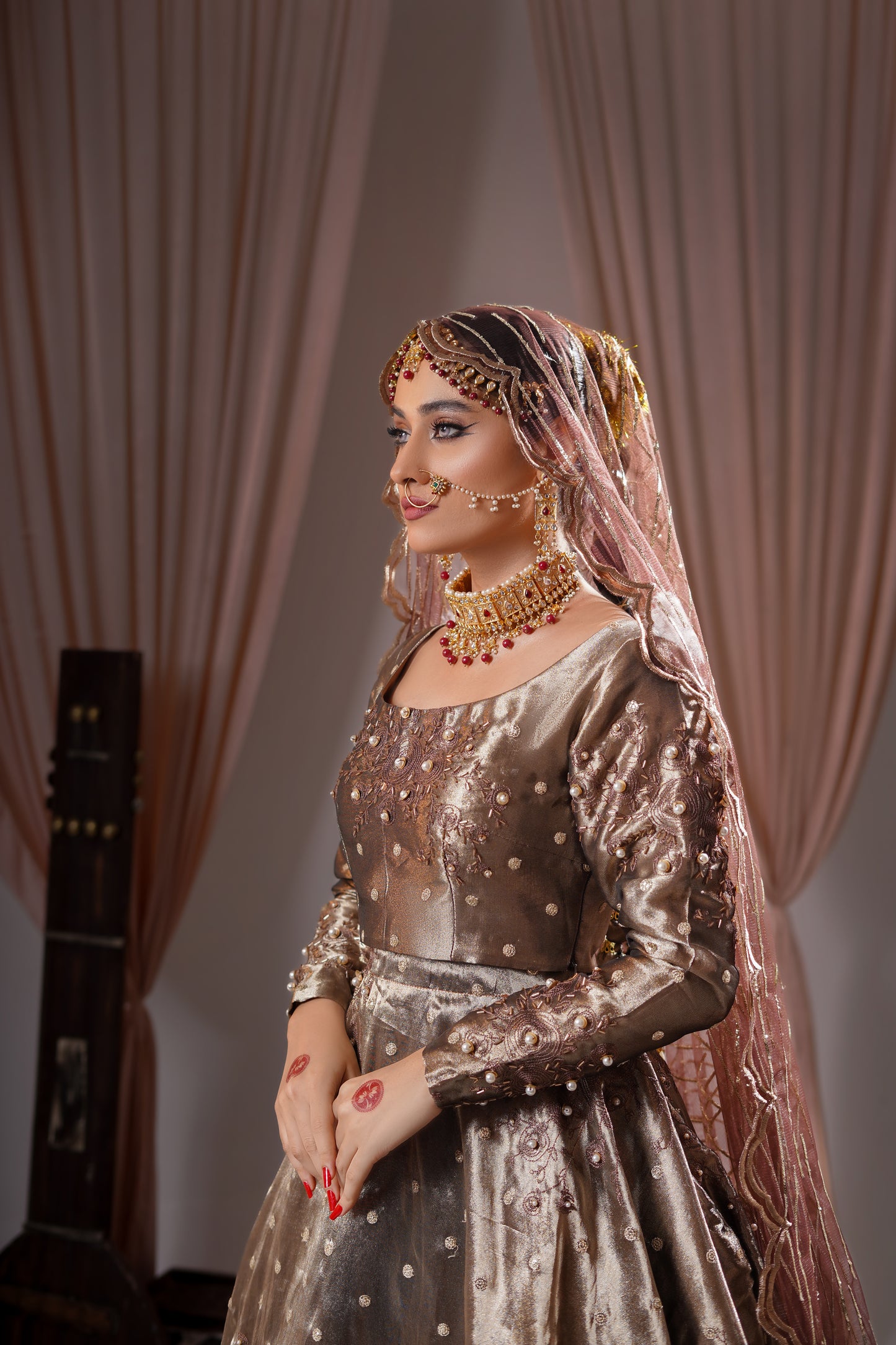 Zehra Antique